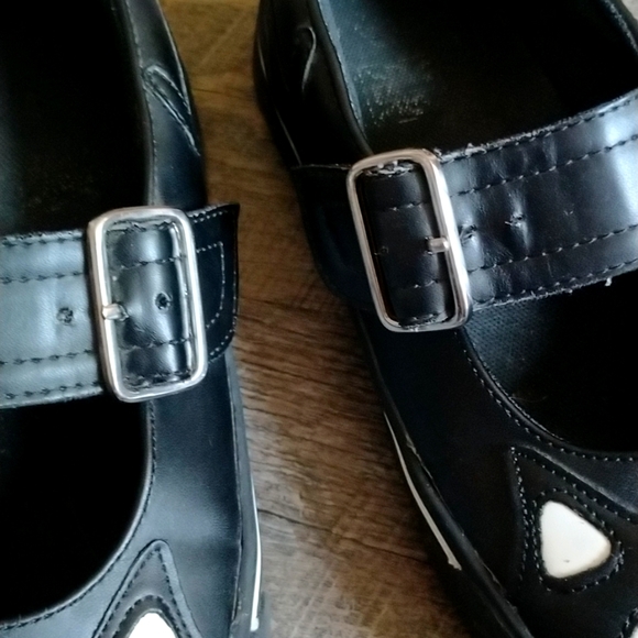 TUK Kitty Flats - Picture 7 of 8